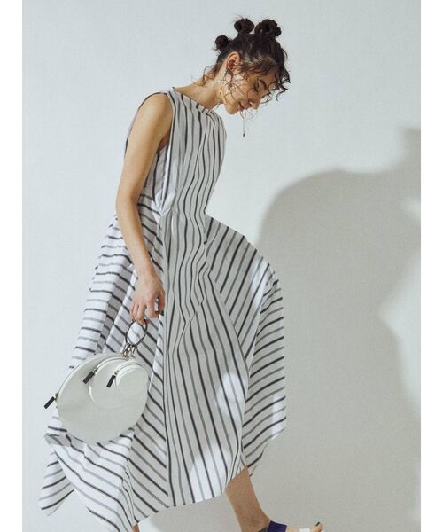 UN3D. コンストラクティブウェーブワンピース UN3D.（アンスリード）の「コンストラクティブウェーブ