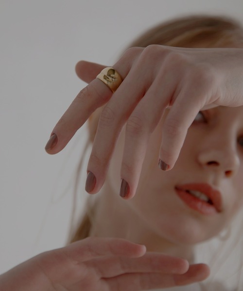 MIELI INVARIANT(ミエリインヴァリアント)の「Wide Form Ring(リング・レディース・ゴールド/シルバー・FREE)」の5枚目の写真