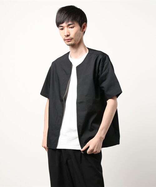 PLUS ONE（プラスワン）の「【PLUS ONE】半袖ノーカラーレイヤード（アンサンブル・メンズ・ブラック/ブルー/ベージュ・XL/L/M）」の10枚目の写真