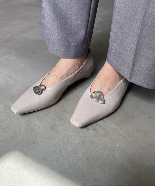 Ameri（アメリ）の「POINTED FLAT PUMPS（パンプス・レディース・グレー/ブラック・SMALL/LARGE/MEDIUM）」の5枚目の写真