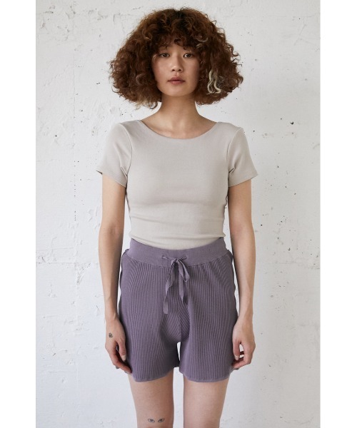 SLY（スライ）の「Sly Skin BACK OPEN/CUP IN T/SH バックオープン カップイン Tシャツ（ルームウェア/パジャマ・レディース・アイボリー/オレンジ系その他/ブラック・2/1）」の4枚目の写真