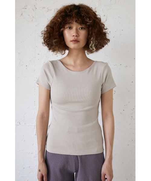 SLY（スライ）の「Sly Skin BACK OPEN/CUP IN T/SH バックオープン カップイン Tシャツ（ルームウェア/パジャマ・レディース・アイボリー/オレンジ系その他/ブラック・2/1）」の7枚目の写真