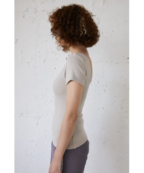 SLY（スライ）の「Sly Skin BACK OPEN/CUP IN T/SH バックオープン カップイン Tシャツ（ルームウェア/パジャマ・レディース・アイボリー/オレンジ系その他/ブラック・2/1）」の8枚目の写真