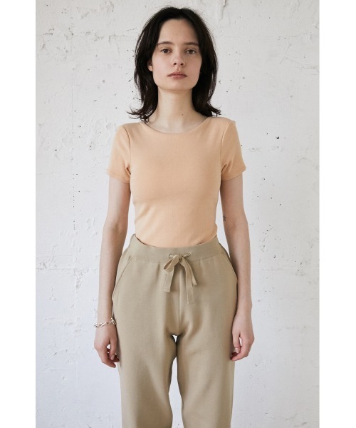 SLY（スライ）の「Sly Skin BACK OPEN/CUP IN T/SH バックオープン カップイン Tシャツ（ルームウェア/パジャマ・レディース・アイボリー/オレンジ系その他/ブラック・2/1）」の16枚目の写真