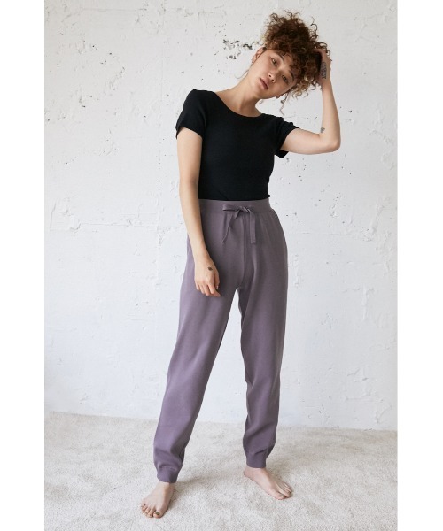 SLY（スライ）の「Sly Skin BACK OPEN/CUP IN T/SH バックオープン カップイン Tシャツ（ルームウェア/パジャマ・レディース・アイボリー/オレンジ系その他/ブラック・2/1）」の11枚目の写真