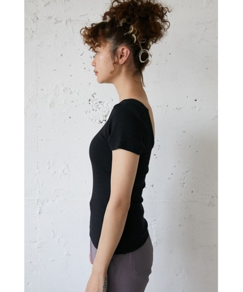 SLY（スライ）の「Sly Skin BACK OPEN/CUP IN T/SH バックオープン カップイン Tシャツ（ルームウェア/パジャマ・レディース・アイボリー/オレンジ系その他/ブラック・2/1）」の14枚目の写真