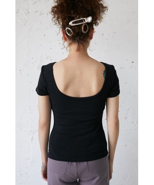 SLY（スライ）の「Sly Skin BACK OPEN/CUP IN T/SH バックオープン カップイン Tシャツ（ルームウェア/パジャマ・レディース・アイボリー/オレンジ系その他/ブラック・2/1）」の15枚目の写真