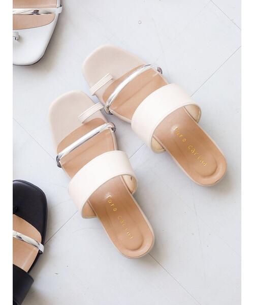 Green　Parks（グリーンパークス）の「・メタリックアクセントサンダル＊（サンダル・レディース・アイボリー/グレイッシュベージュ/ブラック/パイソン・L/M）」の18枚目の写真