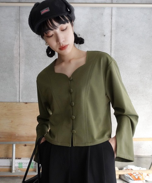 anown(アノン)の「ハートネックショート丈ジャケット【コンテンポラリーダンサー水村里奈×anown 限定コラボ】(ノーカラージャケット・レディース・ブラック/ブラウン/カーキ・FREE)」の3枚目の写真