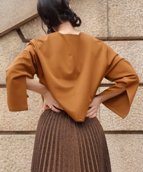 anown(アノン)の「ハートネックショート丈ジャケット【コンテンポラリーダンサー水村里奈×anown 限定コラボ】(ノーカラージャケット・レディース・ブラック/ブラウン/カーキ・FREE)」の9枚目の写真
