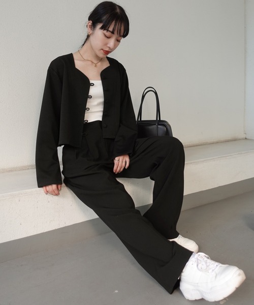 anown(アノン)の「ハートネックショート丈ジャケット【コンテンポラリーダンサー水村里奈×anown 限定コラボ】(ノーカラージャケット・レディース・ブラック/ブラウン/カーキ・FREE)」の6枚目の写真