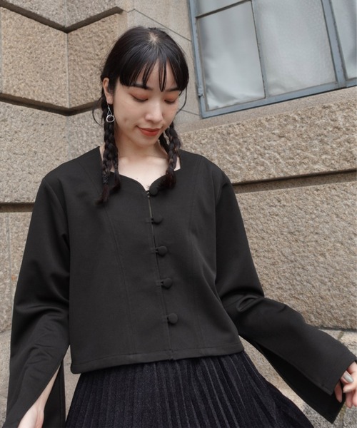 anown(アノン)の「ハートネックショート丈ジャケット【コンテンポラリーダンサー水村里奈×anown 限定コラボ】(ノーカラージャケット・レディース・ブラック/ブラウン/カーキ・FREE)」の14枚目の写真