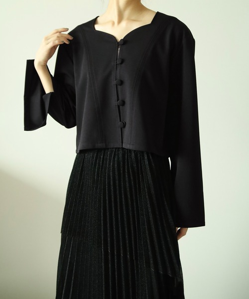 anown(アノン)の「ハートネックショート丈ジャケット【コンテンポラリーダンサー水村里奈×anown 限定コラボ】(ノーカラージャケット・レディース・ブラック/ブラウン/カーキ・FREE)」の7枚目の写真