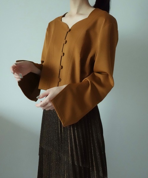 anown(アノン)の「ハートネックショート丈ジャケット【コンテンポラリーダンサー水村里奈×anown 限定コラボ】(ノーカラージャケット・レディース・ブラック/ブラウン/カーキ・FREE)」の18枚目の写真