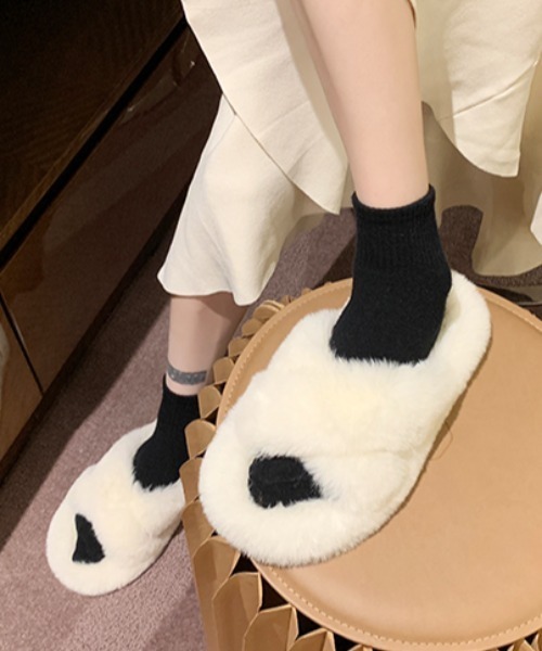 KOR(ケーオーアール)の「ふわふわもこもこエコファー サンダル(サンダル・レディース・ホワイト/ブラック/ベージュ/ピンク・40/38/39/35/36/37)」の15枚目の写真