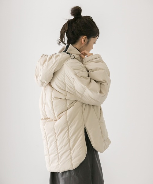 LAATO（ラート）の「SNOWMAN PULL OVER（ダウンジャケット/コート・レディース・オフホワイト/グリーン・FREE）」の13枚目の写真