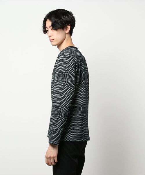 NICOLE CLUB FOR MEN（ニコルクラブフォーメン）の「【21年モデル】ジオメトリックブリスタージャカードカットソー（Tシャツ/カットソー・メンズ・ブラック系その他/オフホワイト/レッド系その他/ブラック/ホワイト系その他・LARGE/X-LARGE/MEDIUM）」の7枚目の写真