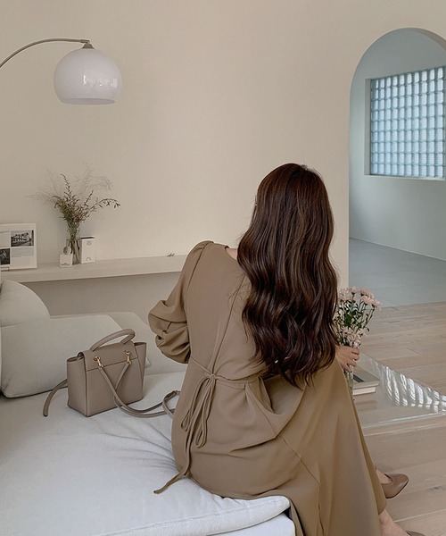 Primazel（プリマゼル）の「スクエアネック シンプルワンピース（ワンピース・レディース・モカ・L/M）」の8枚目の写真