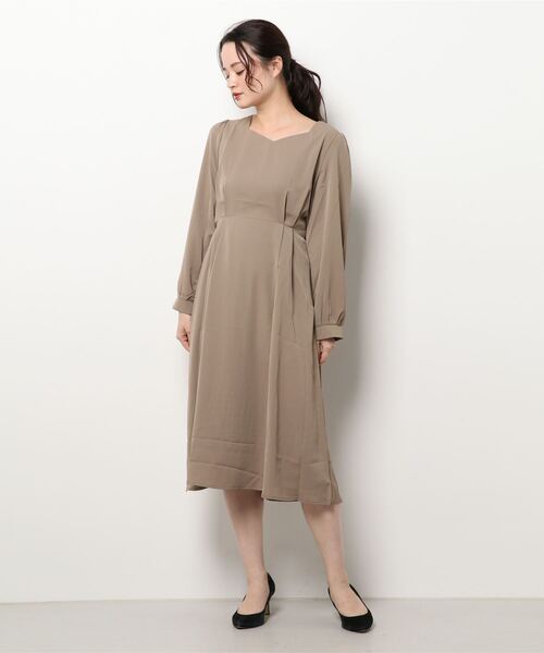 Primazel（プリマゼル）の「スクエアネック シンプルワンピース（ワンピース・レディース・モカ・L/M）」の14枚目の写真