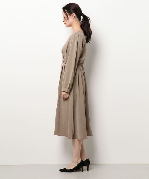 Primazel（プリマゼル）の「スクエアネック シンプルワンピース（ワンピース・レディース・モカ・L/M）」の15枚目の写真