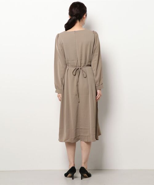 Primazel（プリマゼル）の「スクエアネック シンプルワンピース（ワンピース・レディース・モカ・L/M）」の16枚目の写真