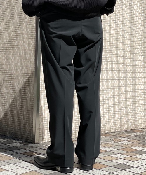 GARDEN TOKYO(ガーデントウキョウ)の「NEW STOCKS OF THE DEAD/ニューストックオブザデッド/ツータックテーパードトラウザーズ(スラックス・メンズ・ブラック/ネイビー/ベージュ・2/1/3)」の5枚目の写真