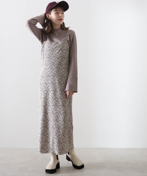 Cheek（チーク）の「花柄ベロアプリーツキャミワンピース＋リブハイネックニットセット（ワンピース・レディース・グレイッシュベージュ/チャコールグレー/ブラウン・FREE）」の3枚目の写真