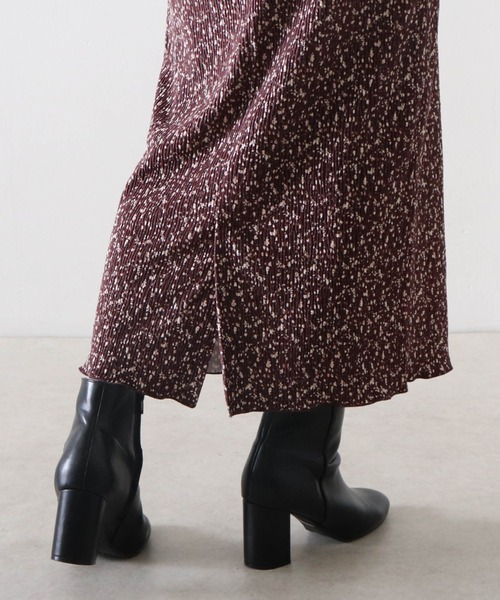 Cheek（チーク）の「花柄ベロアプリーツキャミワンピース＋リブハイネックニットセット（ワンピース・レディース・グレイッシュベージュ/チャコールグレー/ブラウン・FREE）」の18枚目の写真