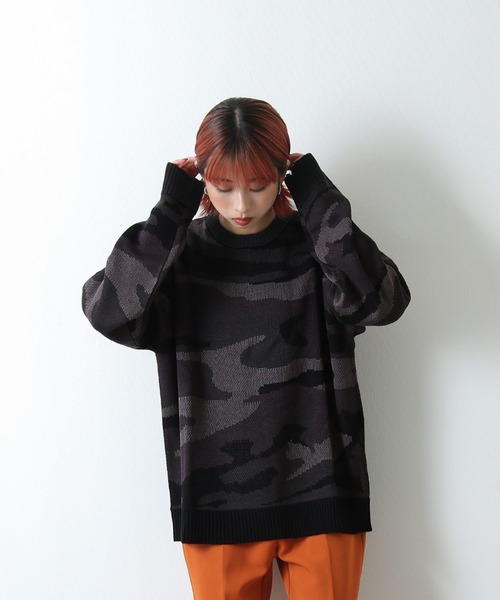 ZIP FIVE(ジップファイブ)の「【loot box】カモフラ柄ルーズサイズクルーネックニット(ニット/セーター・レディース・ブラック/カーキ・LARGE/MEDIUM)」の5枚目の写真