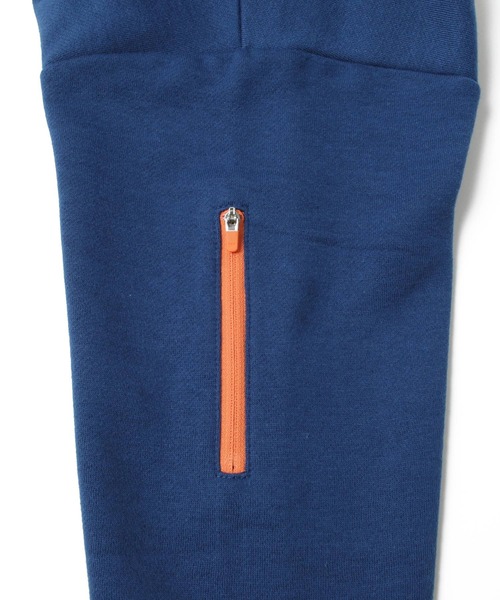 GLAZOS（グラソス）の「裏起毛・ドロップショルダー縦ロゴ袖ファスナートレーナー【セットアップ対応】（スウェット・キッズ・ブルー/ブラック/グレー・130cm/150cm/170cm/140cm/160cm）」の8枚目の写真