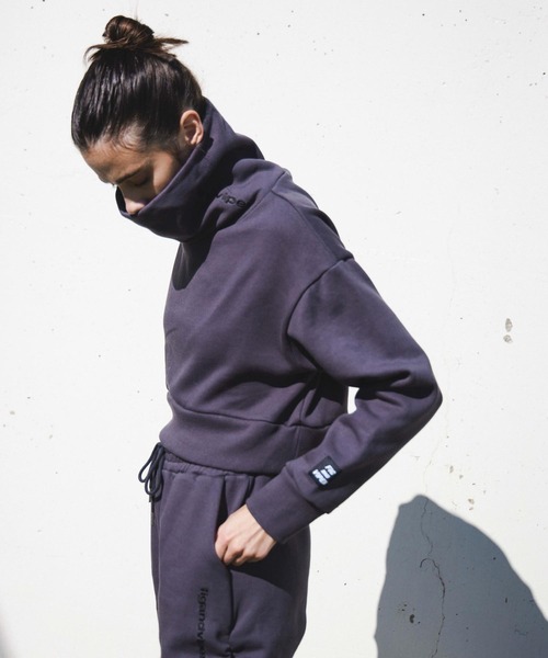 FIG&VIPER（フィグアンドバイパー）の「ハイネックLOGOPO（Tシャツ/カットソー・レディース・グリーン/アイボリー/ダークグレー・FREE）」の2枚目の写真