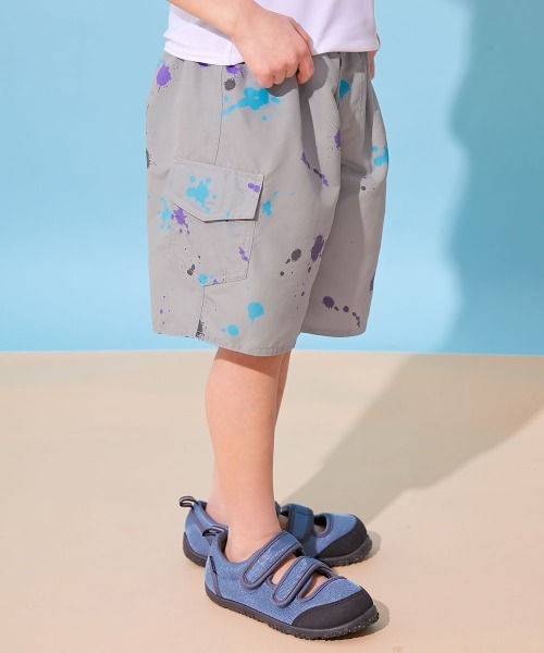 devirock（デビロック）の「えらべる総柄デザイン UVカット サーフパンツ水着（水着・キッズ・ネイビー/ブルー系2/ブルー系3/ブルーグレー/グリーン系その他/ブルー系8/ブラック系その他/ブルー系7/ブルー系6/ブルー系4/ブラック系その他2/カーキ/ブラック/ブルー系5/ブルー系1/ブルー系9/レッド系その他/グレー系その他/その他21/その他22/その他19/その他20/グリーン系その他2/オレンジ系1/ネイビー系1/ネイビー系2/パープル系その他/グレー系その他2/グリーン系その他3・130cm/160cm/120cm/140cm/110cm/150cm/100cm）」の7枚目の写真