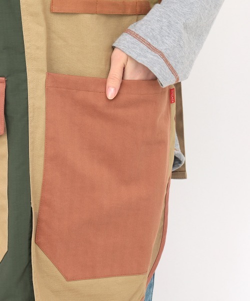 チチカカ（チチカカ）の「【ユニセックス】ミリタリーミックスエプロンベスト（エプロン・レディース・ベージュ/ブラック・FREE）」の13枚目の写真