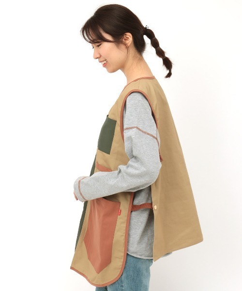 チチカカ（チチカカ）の「【ユニセックス】ミリタリーミックスエプロンベスト（エプロン・レディース・ベージュ/ブラック・FREE）」の7枚目の写真