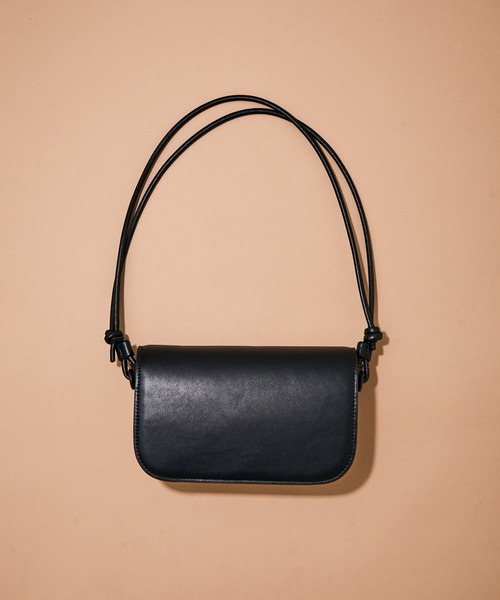 ADAM ET ROPE'（アダムエロペ）の「【WEB限定】フラップミニショルダーバッグ（ショルダーバッグ・レディース・ブルー/グリーン/ブラック/イエロー・FREE）」の2枚目の写真