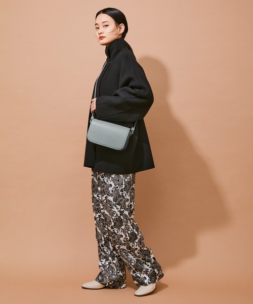 ADAM ET ROPE'（アダムエロペ）の「【WEB限定】フラップミニショルダーバッグ（ショルダーバッグ・レディース・ブルー/グリーン/ブラック/イエロー・FREE）」の5枚目の写真