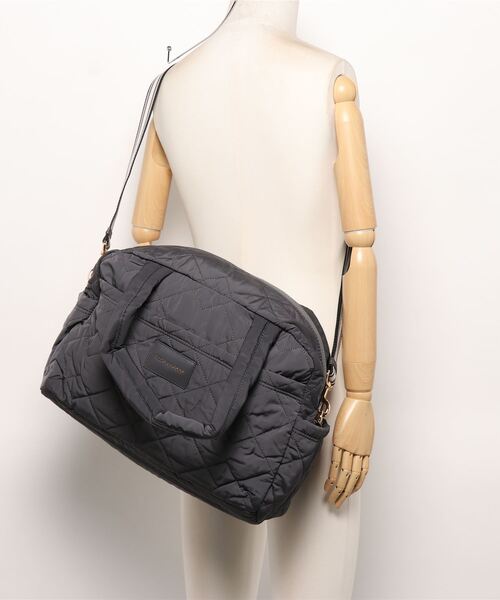 MARC JACOBS(マークジェイコブス)の「【オンライン限定】QUILTED NYLON MEDIUM WEEKENDER/キルテッド ナイロン ミディアム ウィークエンダー バッグ(ボストンバッグ・レディース・その他・ONE SIZE)」の3枚目の写真