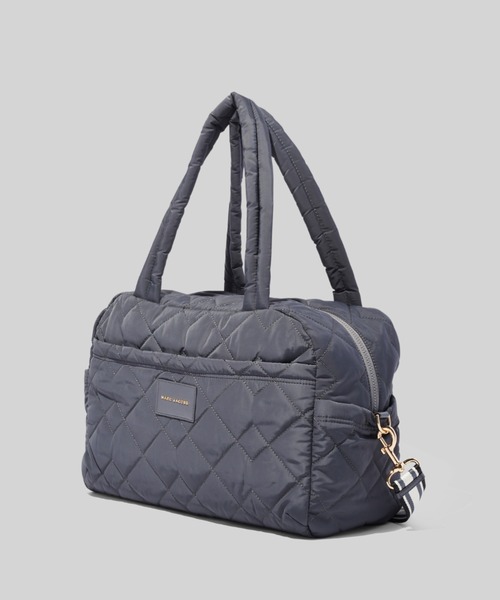 MARC JACOBS(マークジェイコブス)の「【オンライン限定】QUILTED NYLON MEDIUM WEEKENDER/キルテッド ナイロン ミディアム ウィークエンダー バッグ(ボストンバッグ・レディース・その他・ONE SIZE)」の4枚目の写真