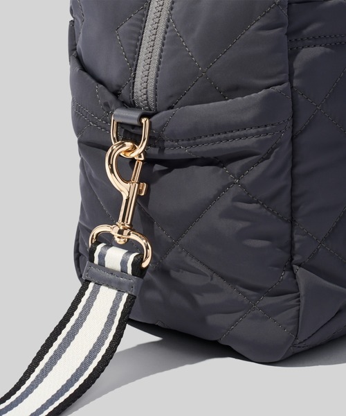MARC JACOBS(マークジェイコブス)の「【オンライン限定】QUILTED NYLON MEDIUM WEEKENDER/キルテッド ナイロン ミディアム ウィークエンダー バッグ(ボストンバッグ・レディース・その他・ONE SIZE)」の7枚目の写真
