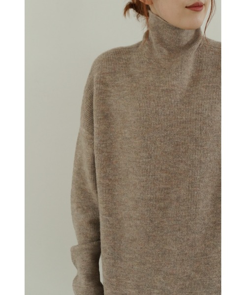 LA PEAU DE GEM（ラポドゥジェム）の「【LA PEAU DE GEM】タートルネックニットワンピース（ワンピース・レディース・ベージュ/グレー・FREE）」の4枚目の写真