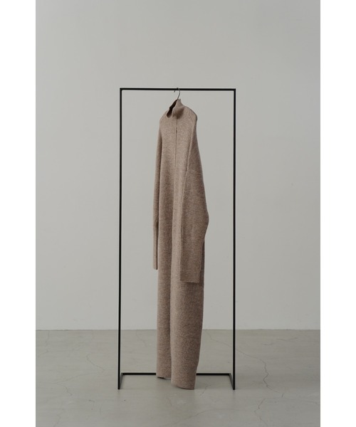 LA PEAU DE GEM（ラポドゥジェム）の「【LA PEAU DE GEM】タートルネックニットワンピース（ワンピース・レディース・ベージュ/グレー・FREE）」の10枚目の写真