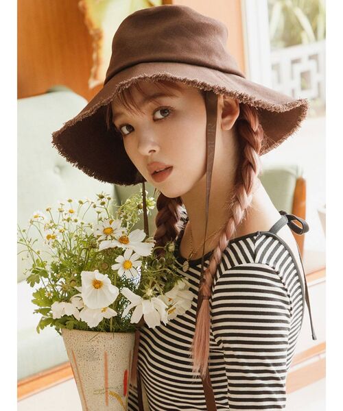 CALNAMUR（カルナムール）の「ロゴテープ付きハット（ハット・レディース・アイボリー/ブラウン・FREE）」の2枚目の写真