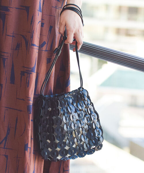 Ray BEAMS（レイビームス）の「RBS / フェイクレザー リング バッグ（ハンドバッグ・レディース・ベージュ/ブラック・ONE SIZE）」の17枚目の写真