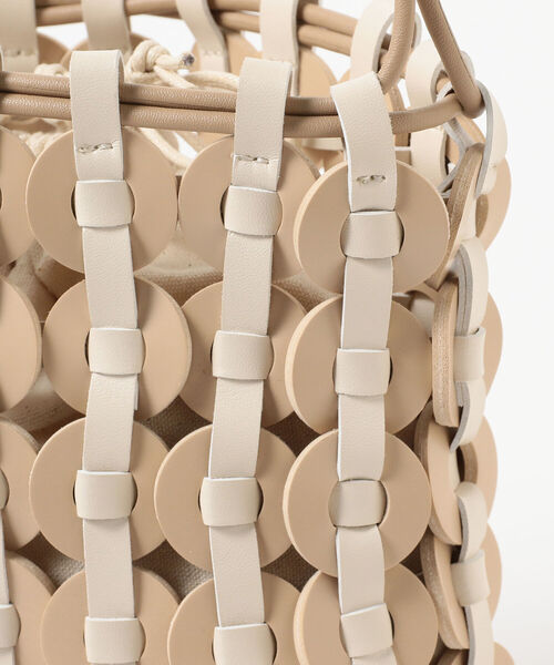 Ray BEAMS（レイビームス）の「RBS / フェイクレザー リング バッグ（ハンドバッグ・レディース・ベージュ/ブラック・ONE SIZE）」の10枚目の写真