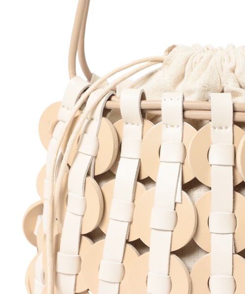 Ray BEAMS（レイビームス）の「RBS / フェイクレザー リング バッグ（ハンドバッグ・レディース・ベージュ/ブラック・ONE SIZE）」の18枚目の写真