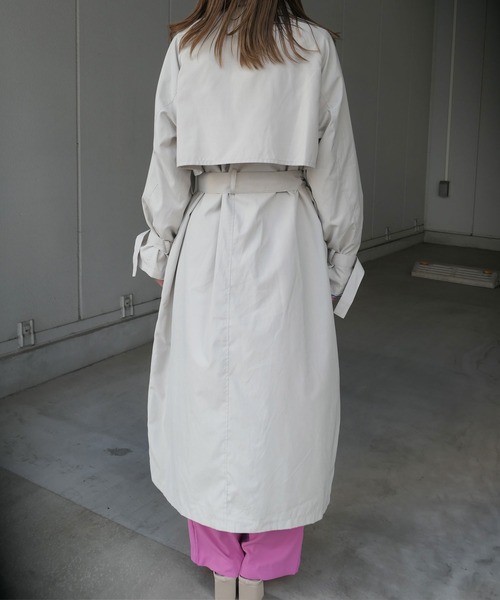 CORNERS（コーナーズ）の「キャンディースリーブヨーク切替トレンチコート（トレンチコート・レディース・ライトブルー/ベージュ/ベージュ系その他/グレイッシュベージュ・M/L）」の11枚目の写真
