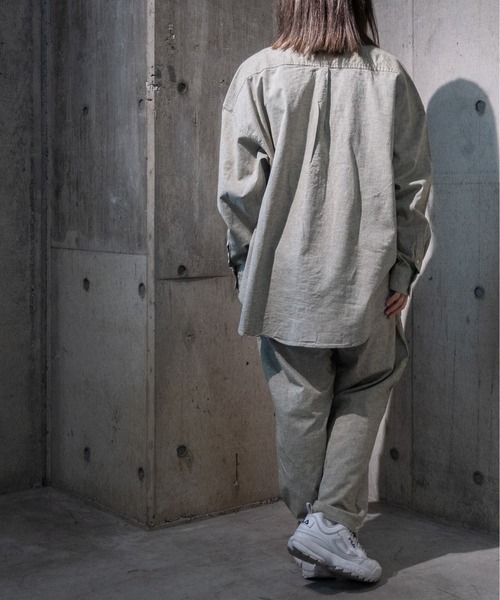 JOHN'S CLOSET(ジョンズクローゼット)の「【i】綿麻ストレッチバンドカラーシャツ(シャツ/ブラウス・メンズ・カーキ/ブラック/ネイビー/モカ/ホワイト・LARGE/MEDIUM/X-LARGE)」の18枚目の写真