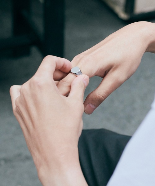 Vaya Con Dios（ヴァヤコンディオス）の「R105 stainless - Sirius mat ring（リング・メンズ・シルバー/ゴールド・#13/#19/#21/#9/#17）」の5枚目の写真