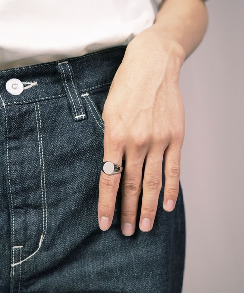 Vaya Con Dios（ヴァヤコンディオス）の「R105 stainless - Sirius mat ring（リング・メンズ・シルバー/ゴールド・#13/#19/#21/#9/#17）」の7枚目の写真