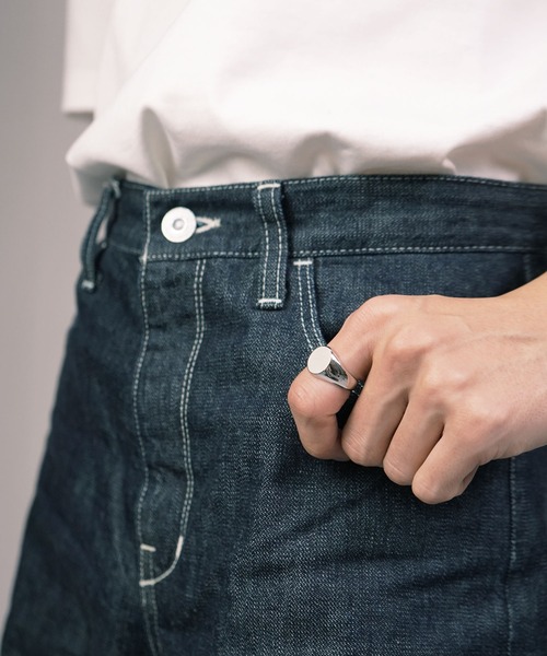 Vaya Con Dios（ヴァヤコンディオス）の「R105 stainless - Sirius mat ring（リング・メンズ・シルバー/ゴールド・#13/#19/#21/#9/#17）」の8枚目の写真